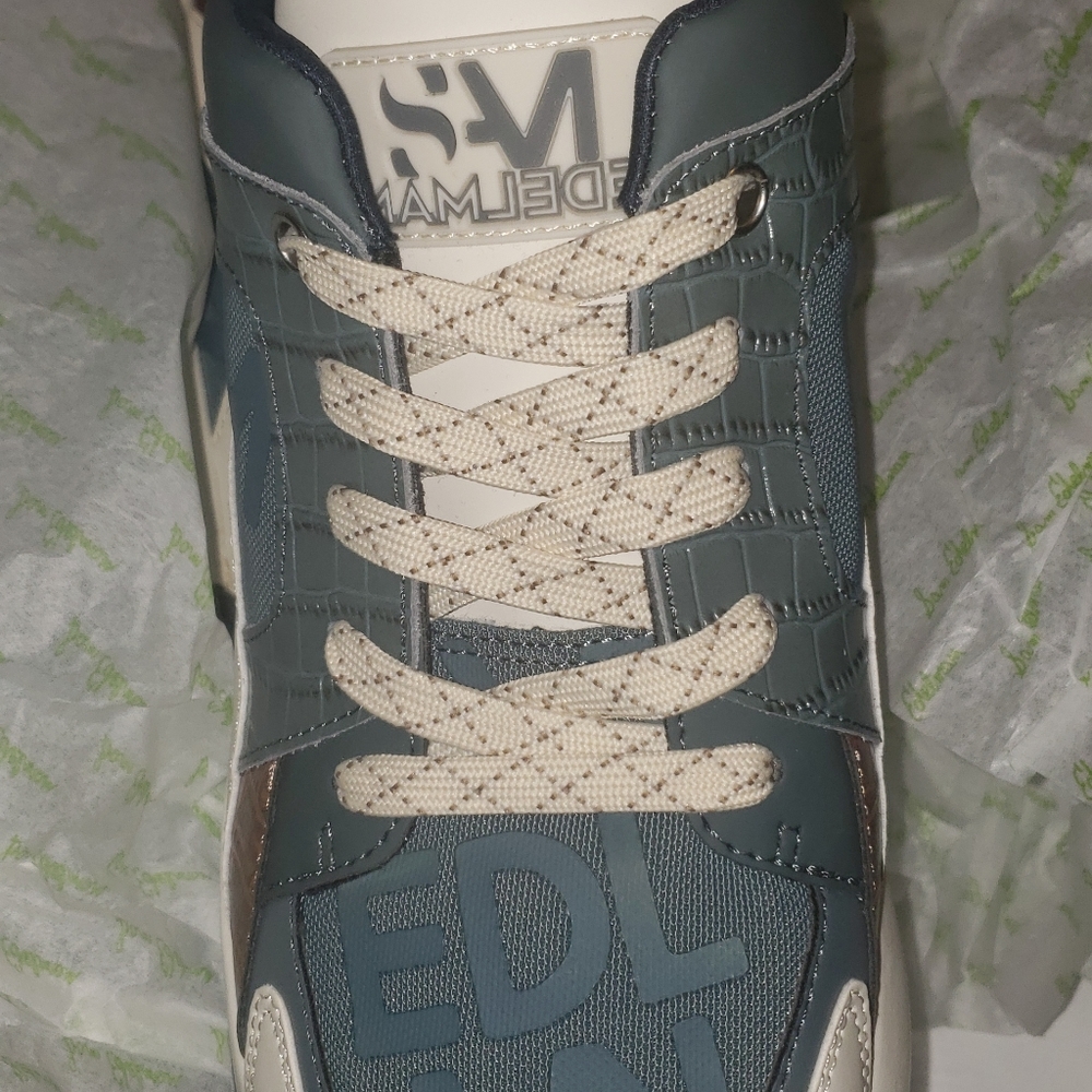 Shoes - Picture 4 of 11